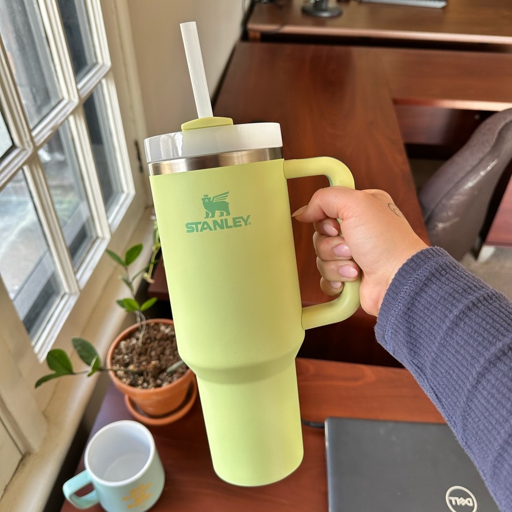 💚GENTLY USED 40 oz STANLEY TUMBLER 💚